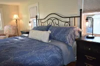 In-Town Kennebunk - Walk to Cafes/Restaurants/Shops, Beaches Minutes Away - 2 estrellas