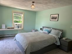 Whole House Steps from Pleasant Pond