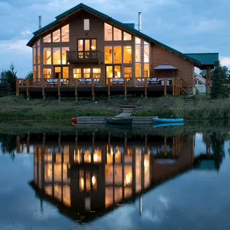 Large Lake Front w/ Own Dock and Mountain Views. Sleeps 20 Cert Vrp-25-0468