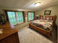 Private Meramec River Frontage!! Cozy Cabin with River Views and Access!! - Hytter