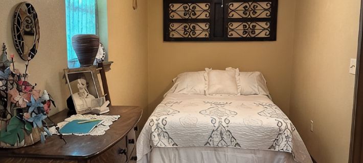 Cozy cabin in Glen Rose with AC, WiFi, Close to all major attractions! Hotele w: Somervell County
