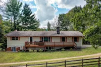 Top of the Lake. Unbelievable View of Lake and Surrounding Mountains. Private. - 4-Star