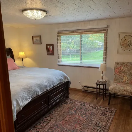 Historic 2 Bedroom Home in Downtown Stevensville. Pet Friendly! RV Parking