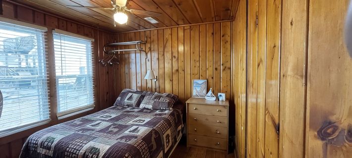 Three bedrooms with kitchen and a huge deck. Hotels in Iosco County