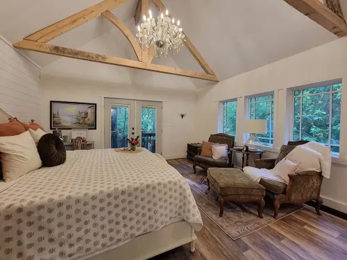 Romantic Cottage Getaway, tucked peacefully in the woods - 4 estrellas