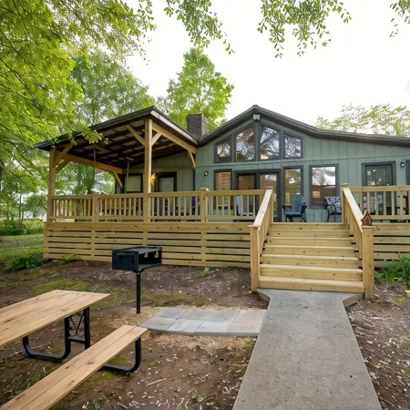 Paw Paw's Fish Tales Cabin on Lake Guntersville with 2 slip Boat Dock