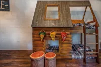 Family friendly Camp themed condo on Lake Como, minutes to downtown Lake Geneva - Pools