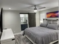 VRBO鮑威爾湖，距湖泊和餐廳僅數分鐘-現代化翻新3卧2衛度假屋! - 4星級