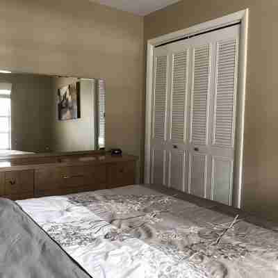 3/ 2 kid friendly home, only minutes to Legoland. Rooms
