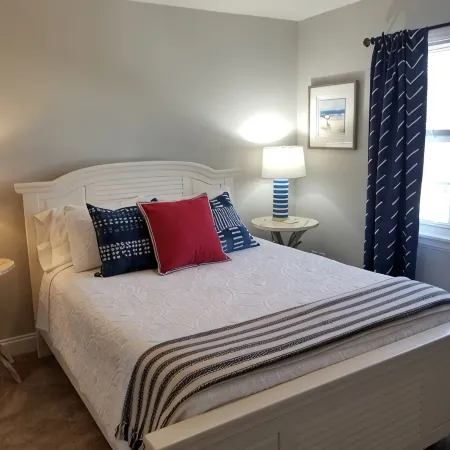 Island House D : Stylish Updated Townhome - Steps to the Beach w/ Pool!