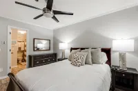 Newly Renovated Snowshoe Summit Condo 101A 3BR/2BA Near Ski Village W/Parking! - balcony