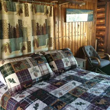 Cozy two bedroom log  cabin on the Chena River near town.