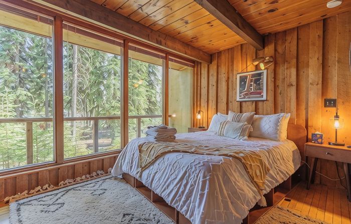 Star-Shaped Midcentury Modern Aurora Retreat + Hot Tub + Game Room
