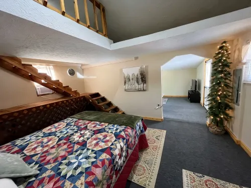 Delightfully secluded 1 bed and a loft for extra space. TV and DVD player. - 2성급