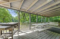 Flag Springs House - only 20 minutes from Branson - 4-Star