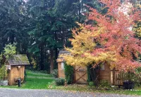Romantic LOG CABIN on Stilly River w/ Hot tub! Setup for 2 people only - Alphydda