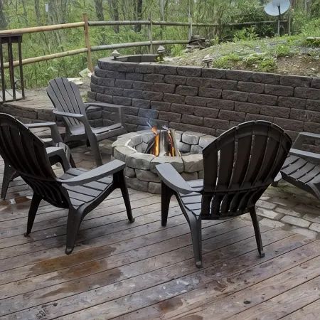 Amazing Cabin w/Firepit, Gametable, Hot Tub, Wifi, Cable