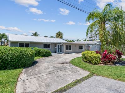2 blocks to the beach-Dock-Ocean Access boating-Pool-Grill-Fully updated-Tikihut