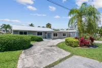 2 blocks to the beach-Dock-Ocean Access boating-Pool-Grill-Fully updated-Tikihut - Beach