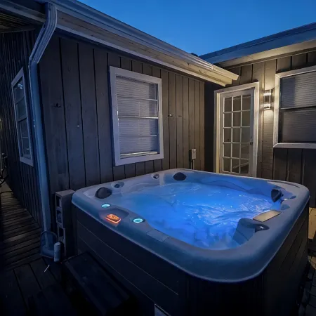 Four bedroom with hot tub and views!