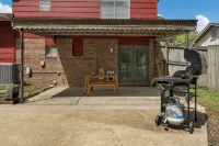 5 Bedroom Paradise Escape with Huge Pool, BBQ, Arcade and Playset - balcony