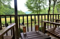 Secluded Creekfront Cabin Mountain Views.• Easy Access for Cars/Cycles•Near TOTD - con vistas a la montaña