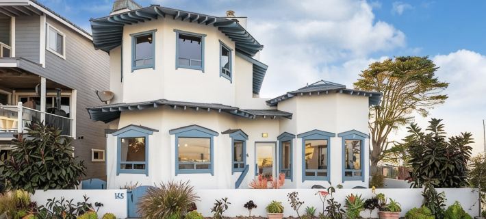Luxury waterfront! The Pagoda Beach House Hotels in Oxnard