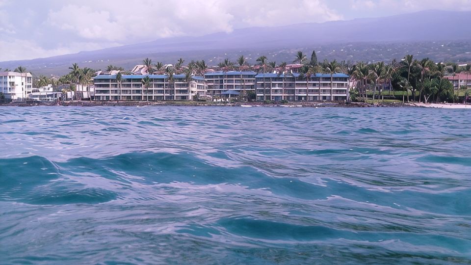 Ocean Front 2 BR Condo-ocean views from every room. 2nd floor Kona Reef "A" bldg