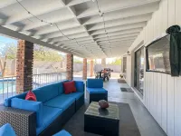 Relaxing Oasis! 5 bedroom 3 bath with Pool - 방갈로