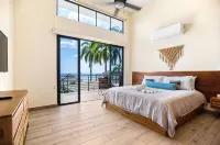 Casa Natalia: Luxurious Oceanfront Villa with Housekeeping and Concierge - Wi-Fi
