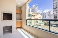 Apartments in a Building 650 Meters from Meia Praia Beach - Rgos - Wifi