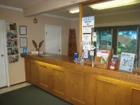 Falcon Nest Motel - Parkplatz