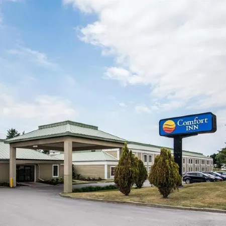Clarion Inn & Suites - University Area