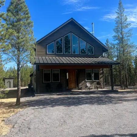 Newer 3-Bedroom Cabin in Fantastic Two Rivers North, Free WiFi