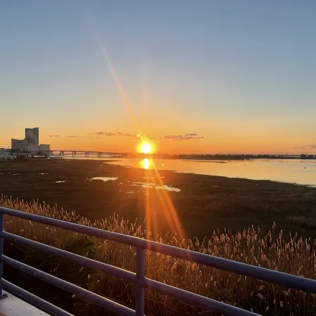 Bayside Retreat with Fabulous Views, Short walk to the Beach, Marvelous Sunsets