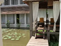 Satri House Hotel Hotels near Wat Siphoutthabath