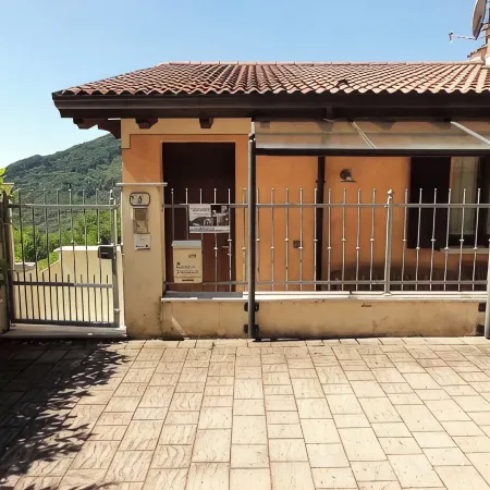 Beautiful 3-room apartment in a residence, pool, balcony, lake view, Lake Garda-Tignale Hotels in Tignale