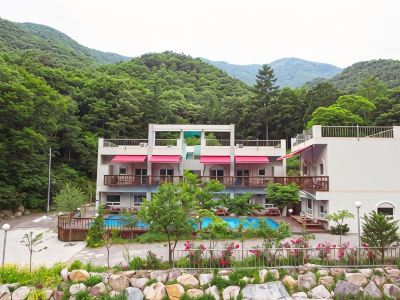 Yangsan Ma Maison Pension