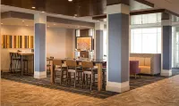 Holiday Inn Express & Suites ROCK FALLS by IHG - parking
