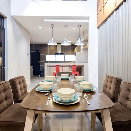 Yenny Cottage | WiFi | Canning | 2 parking|SmartTV by VCR