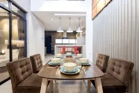Yenny Cottage | WiFi | Canning | 2 parking|SmartTV by VCR - Villas