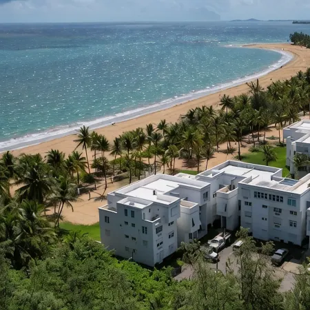 Charming Beachfront Retreat - Wake Up to Waves - 2 BD Apt with AC at Río Grande