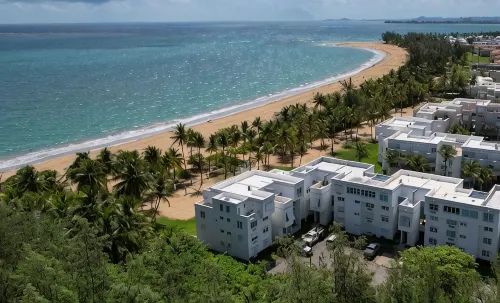 Charming Beachfront Retreat - Wake Up to Waves - 2 BD Apt with AC at Río Grande - 3 tähden