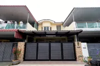 Pet allowed | 4 bedroom | 2 parking | WiFi | Coway by VCR - Pet friendly