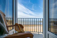 Cerise Royan - le Grand Hôtel de la Plage - Ocean View
