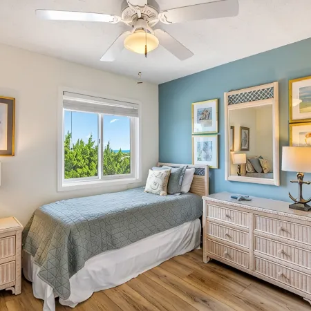 End Unit Oceanfront Condo 2 Min to Beach 1.5 if You Run That View Though!!!
