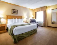 Quality Inn & Suites Casper Near Event Center - Parkplatz