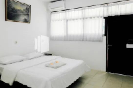 Ken Zong Inn Hotel Mitra RedDoorz Hotel di Ciracap