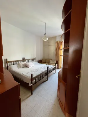 New Jdeideh, Including Generator, Furnished Apartment, Parking, Great Location - Bathtub