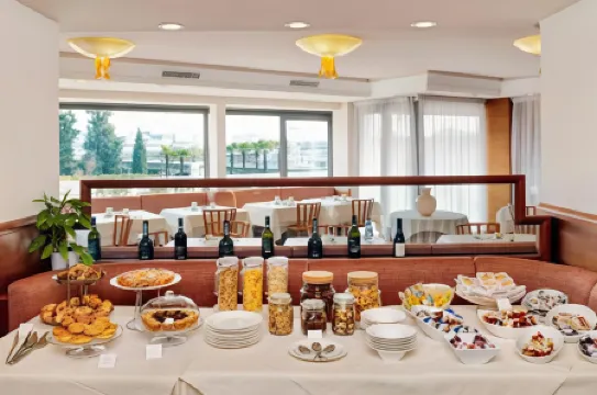 Porta Altinia Suites